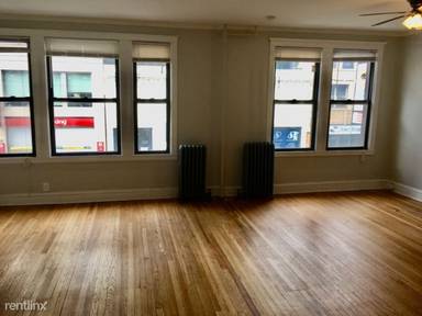 Main picture of 3225 N Clark St