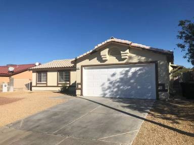 Main picture of 916 Clubview Dr