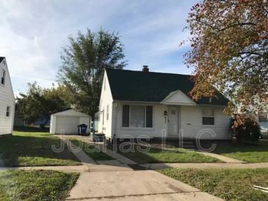Main picture of 631 N University Ave