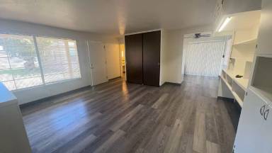 Main picture of 551 1/2 Haven St