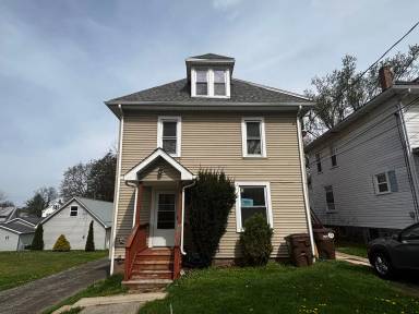 Main picture of 633 S Center St