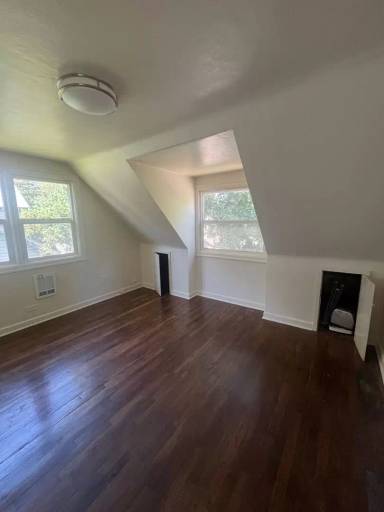 Main picture of 430 W 12th Ave