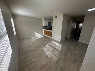 Main picture of 901 SW 62nd Ter