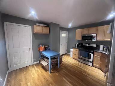 Main picture of 6 Arcadia St