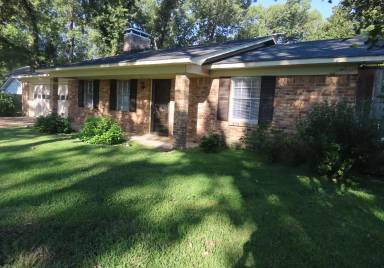 Main picture of 708 Oxford Cir