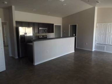 Main picture of 900 W 3rd St