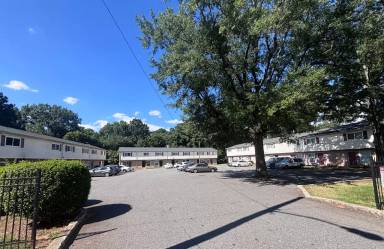 Main picture of 900 Rowan St