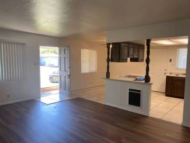 Main picture of 2786 Regal Ave