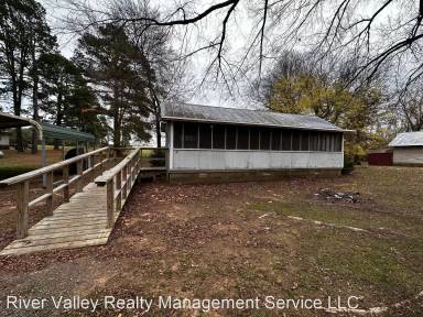 Main picture of 42 Evelyn Ln