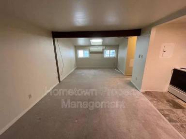 Main picture of 105 N Hanover St