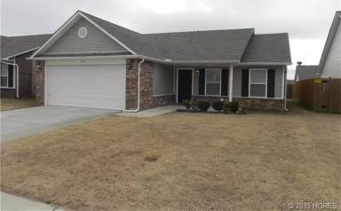 Main picture of 18 E Fairlane Ct