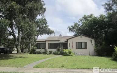 Main picture of 4800 13th Ave N
