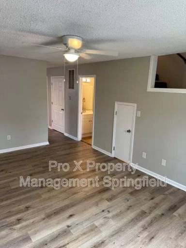 Main picture of 214 W Madison St