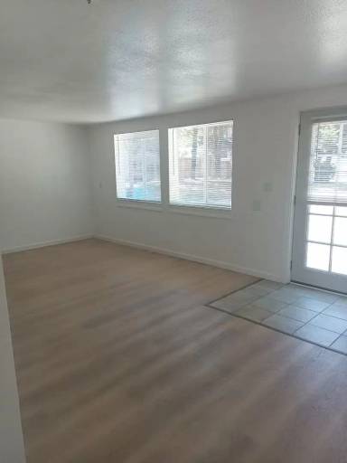 Main picture of 125 W Washington Blvd
