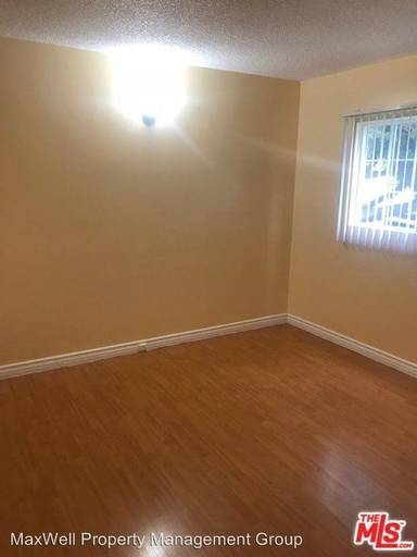 Main picture of 6216 Beck Ave