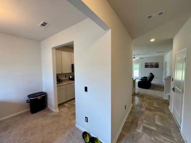 Main picture of 140 Continental Ln