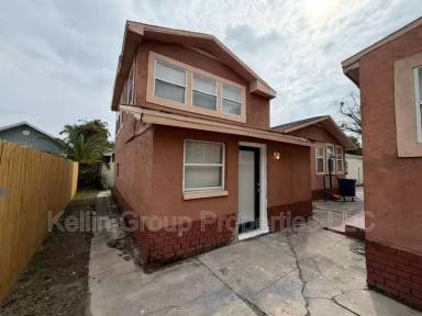 Main picture of 2917 Sanchez St