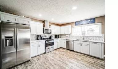 Main picture of 710 Leicester Ln