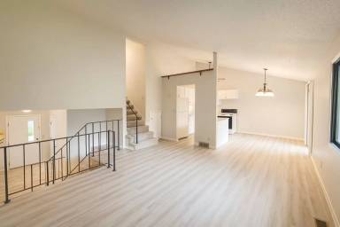 Main picture of 9390 176th St W