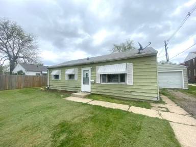 Main picture of 4012 N Twelve Oaks Dr