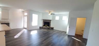 Main picture of 1 Royal Pine Way