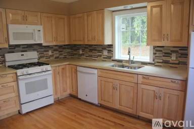 Main picture of 2872 Delaware Ave