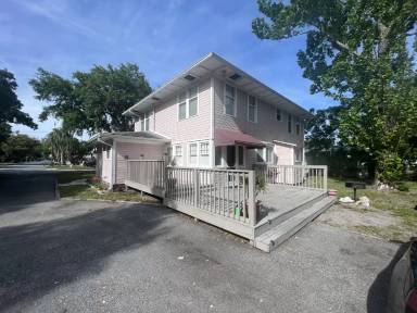Main picture of 722 Hughey St