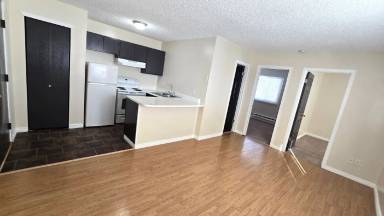 Main picture of 3900 Tepee St