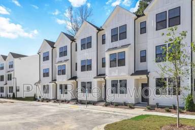 Main picture of 1515 Crescent Townes Way