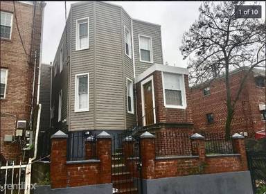 Main picture of 716 E 217th St