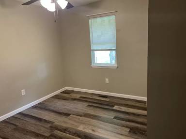 Main picture of 615 Beech Cir NW