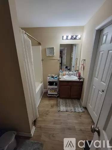 Main picture of 211 Herschel Dr