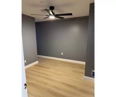 Main picture of 427 S Augusta Ave