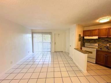 Main picture of 519 W Kalmia Dr