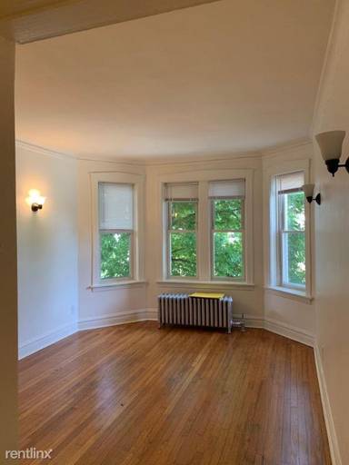 Main picture of 2055 N Sawyer Ave