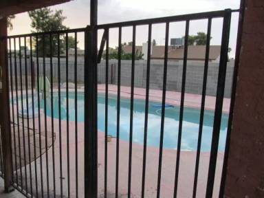 Main picture of 860 E Hampton Ave