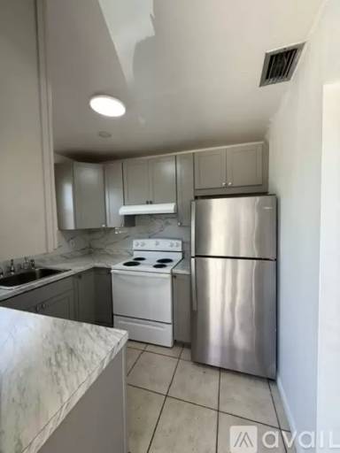 Main picture of 1020 N 18th Ct