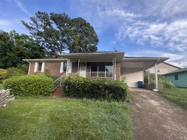Main picture of 1216 Battle St W