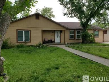 Main picture of 102 E Southland Ave