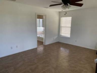 Main picture of 30 NE 24th Ter