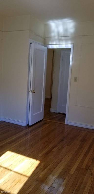 Main picture of 3111 Brighton 1st Pl