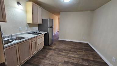 Main picture of 400 Railroad Ave