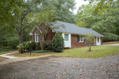 Main picture of 2400 Rays Church Rd