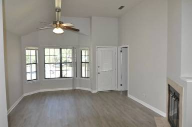 Main picture of 3200 Herbert Dr