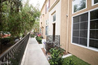 Main picture of 3750 Mykonos Ln