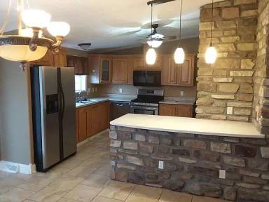 Main picture of 5850 Oak St