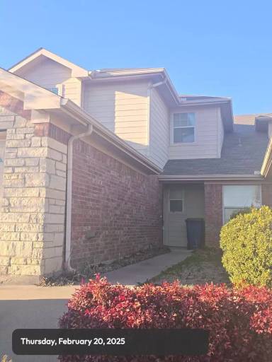 Main picture of 833 Hickory St