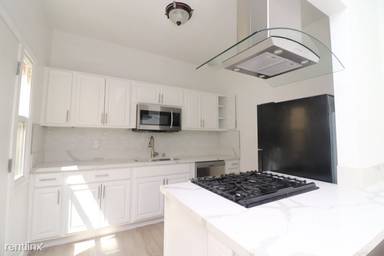 Main picture of 3325 E 2nd St
