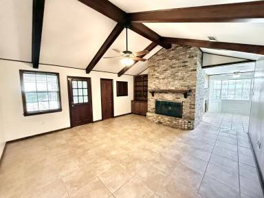 Main picture of 15021 Seven Pines Ave