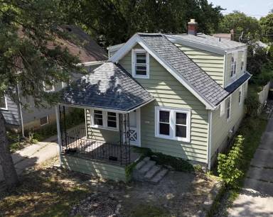 Main picture of 1235 S 90th St